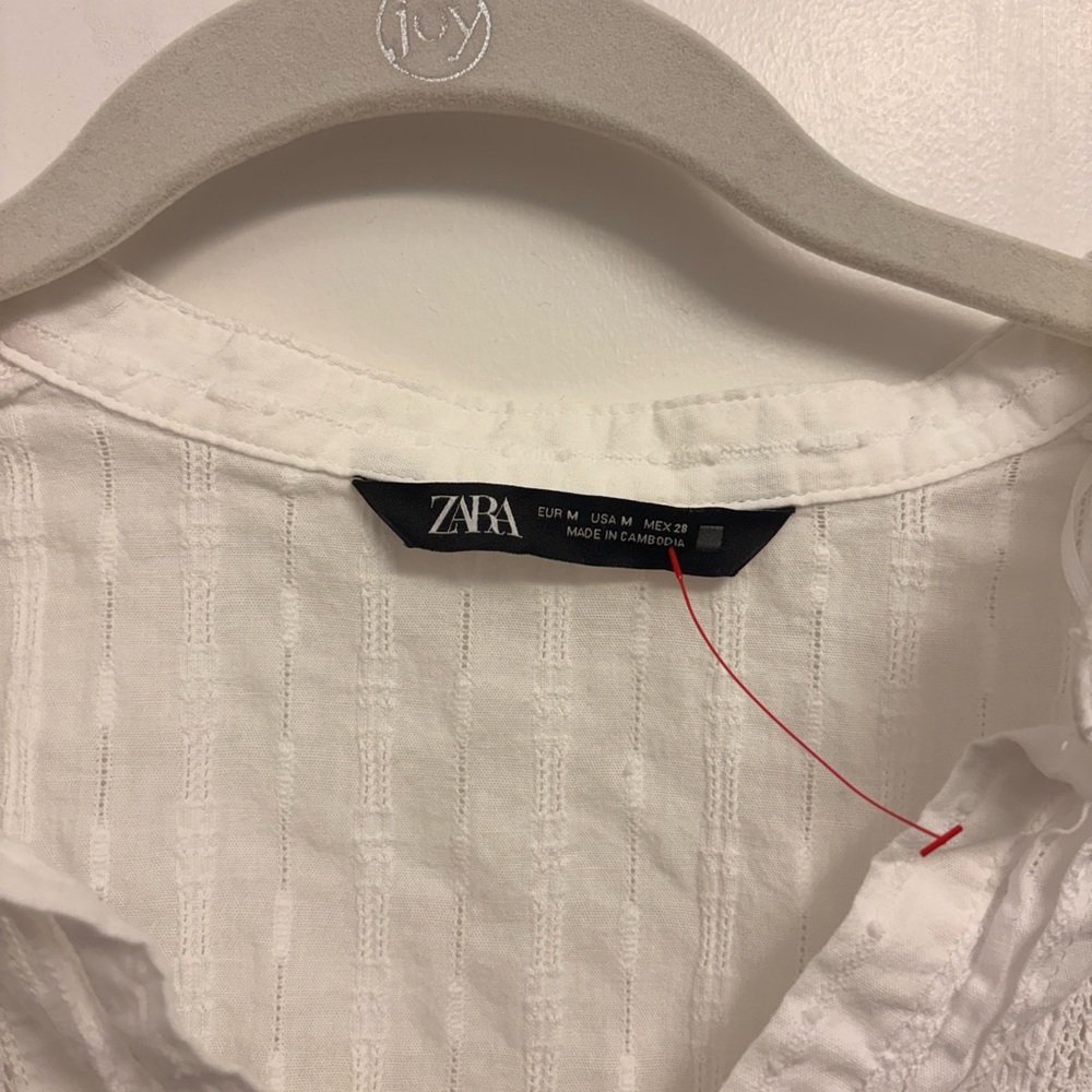 Zara White Ruffled Women's blouse - Picture 2 of 2